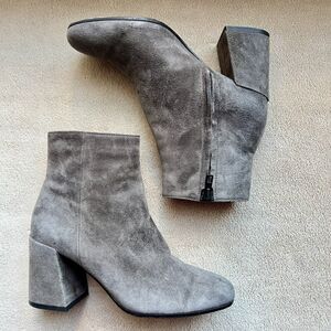 Vince Gray Suede Block Heel Ankle Boots Booties Side Zip‎ Minimalist Women's 6 M